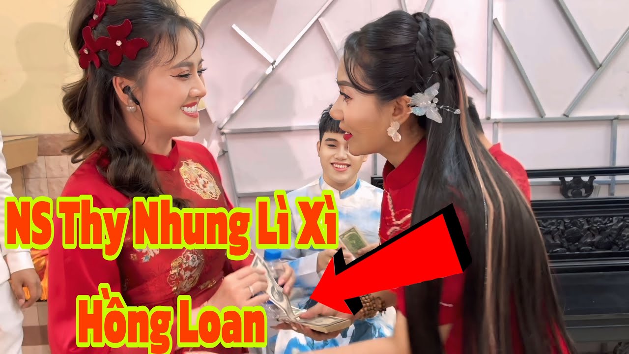 NS Thy Nhung Lì Xì Lộc $ Cho Hồng Loan Tại Tu Viện Kim Cang Mùng 1 tết