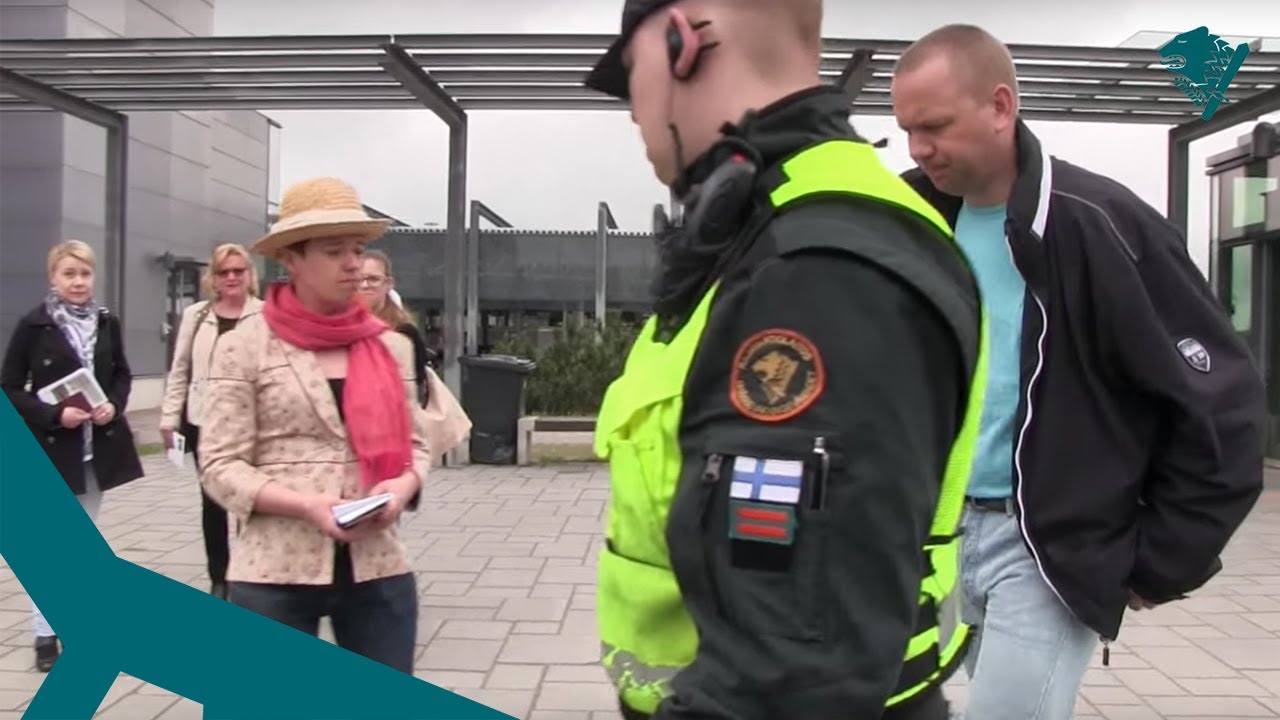 Ryhmämatkaajien rajanylitys | Пересечение границы группой, выявление запрещенного предмета