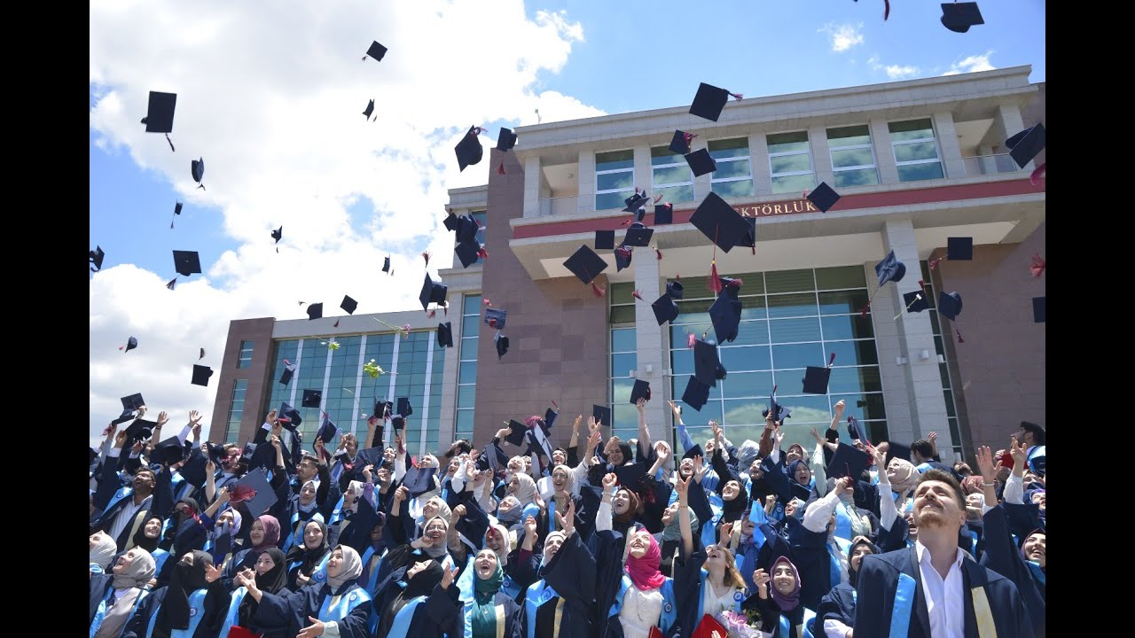 2021-2022 ESKİŞEHİR OSMANGAZİ ÜNİVERSİTESİ İLAHİYAT FAKÜLTESİ MEZUNİYET TÖRENİ