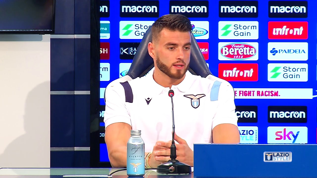 La conferenza stampa di presentazione di Wesley Hoedt