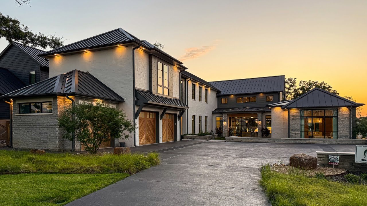 THE MOST LUXURIOUS WATERFRONT HOUSE TOUR IN TEXAS!