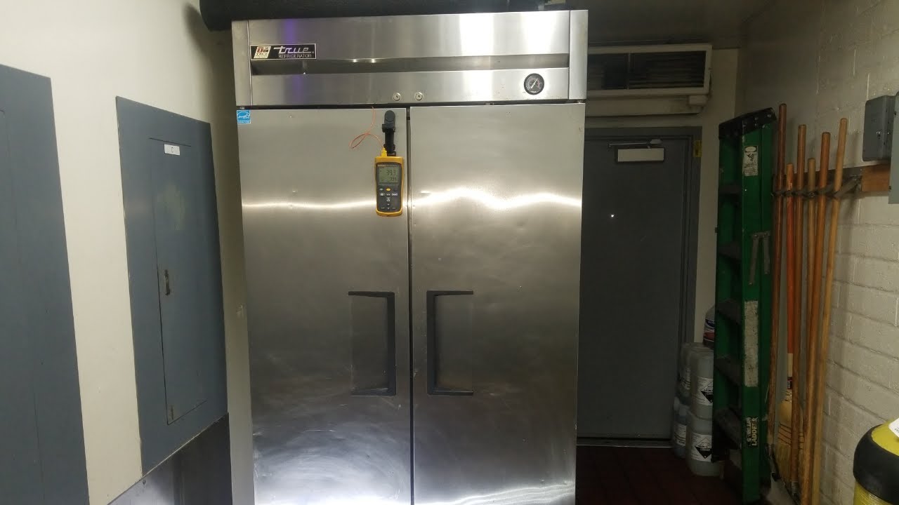 TRUE REACH IN COOLER TEMPING AT 42 DEGREES