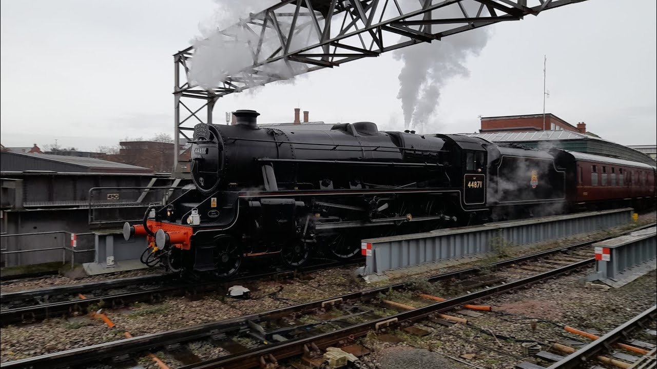 44871 with The Birmingham & Shrewsbury Christmas Express on the11th December 2021.
