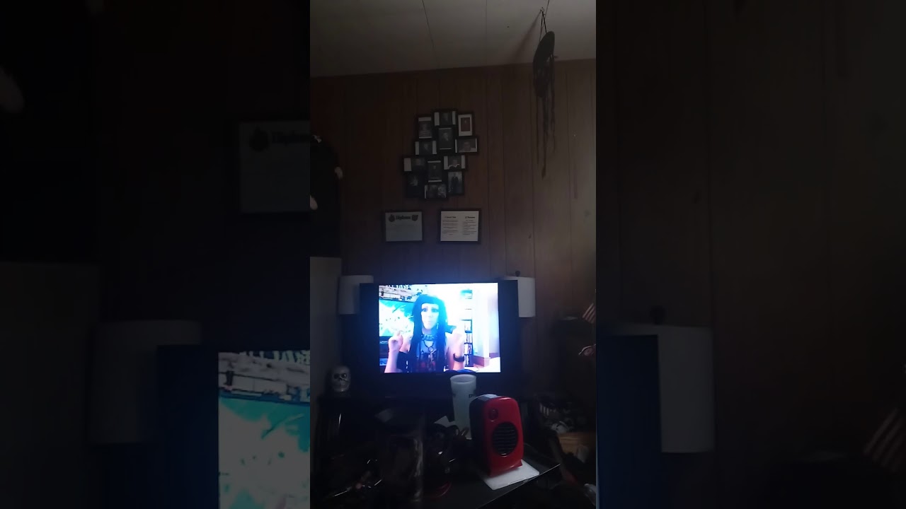 Reacting 2 amy nekrotique