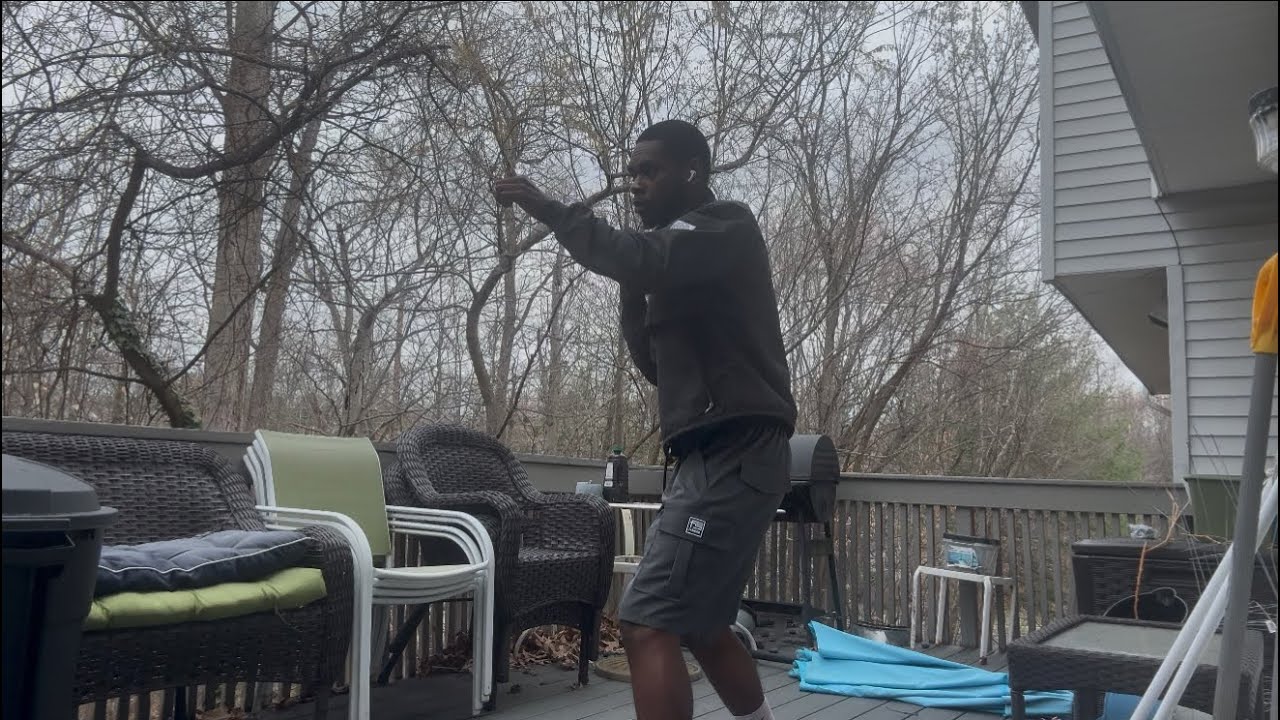 Monday Shadowboxing👊🏿/ PROJECT 555 DAY 300