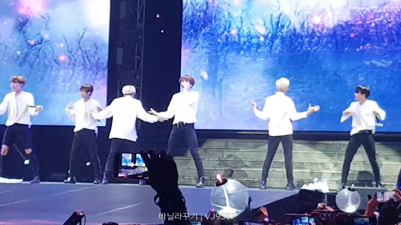 [FANCAM] 160730 EPILOGUE in Manila - Butterfly