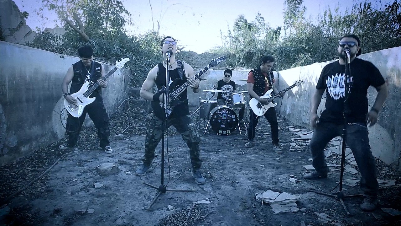 Sangre En La Tierra - Hijos del Desierto (Official Music Video)