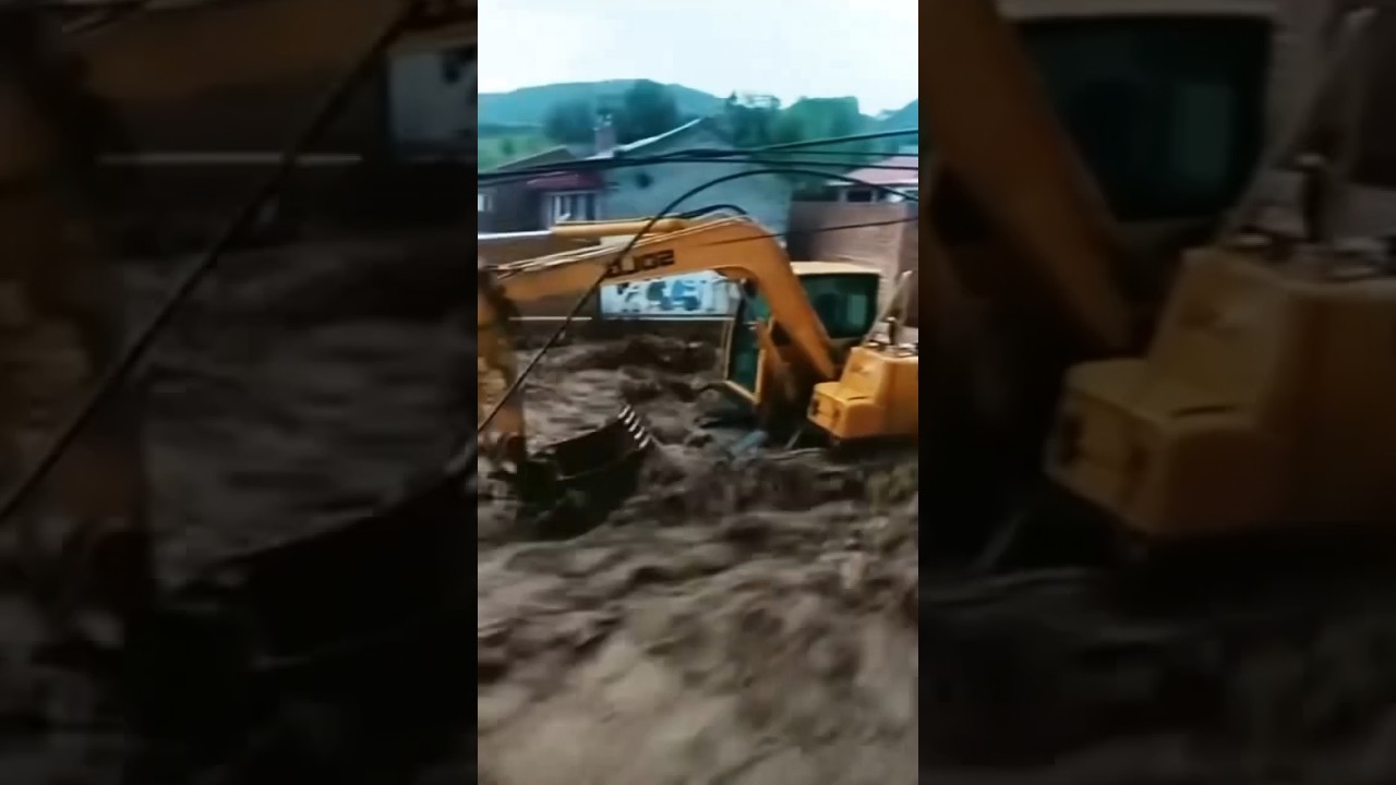 🌧️ Terrifying Flood Turns Streets into Rivers!#flood#flashflood#shorts