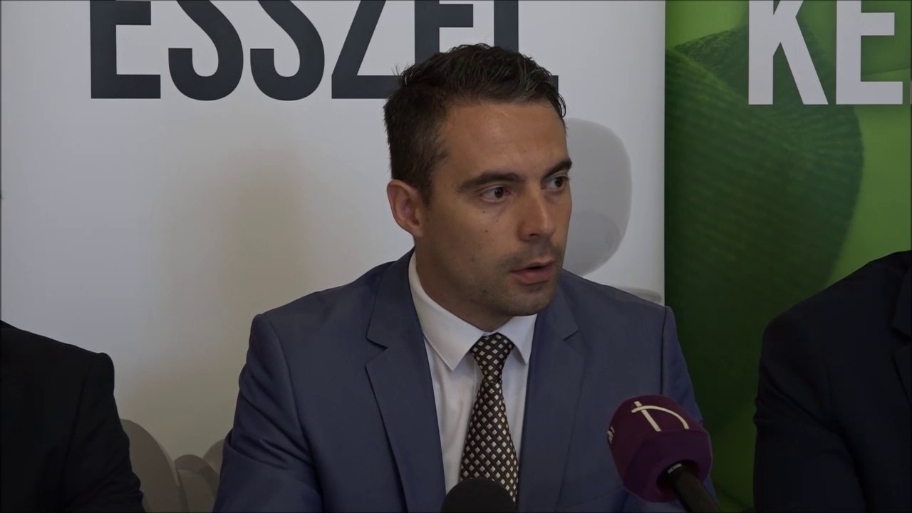 Vona Gábor miskolci sajtótájékoztatója a bérunióról