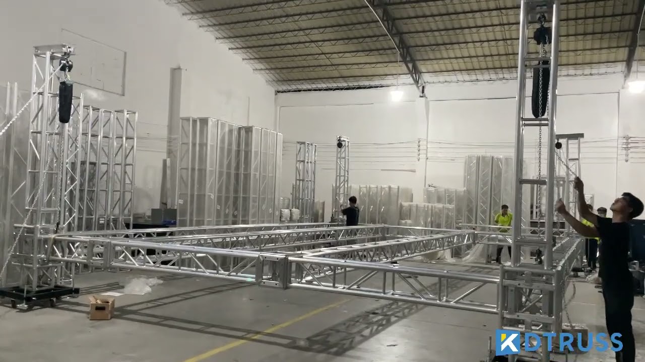 Chain hoist for lifting Truss Tower