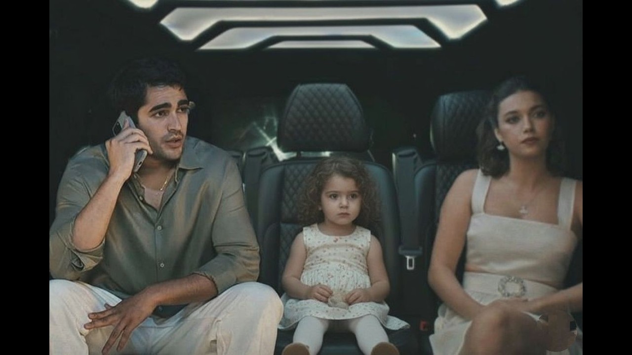 Afra Saraçoğlu and Mert Ramazan Demir Picnic