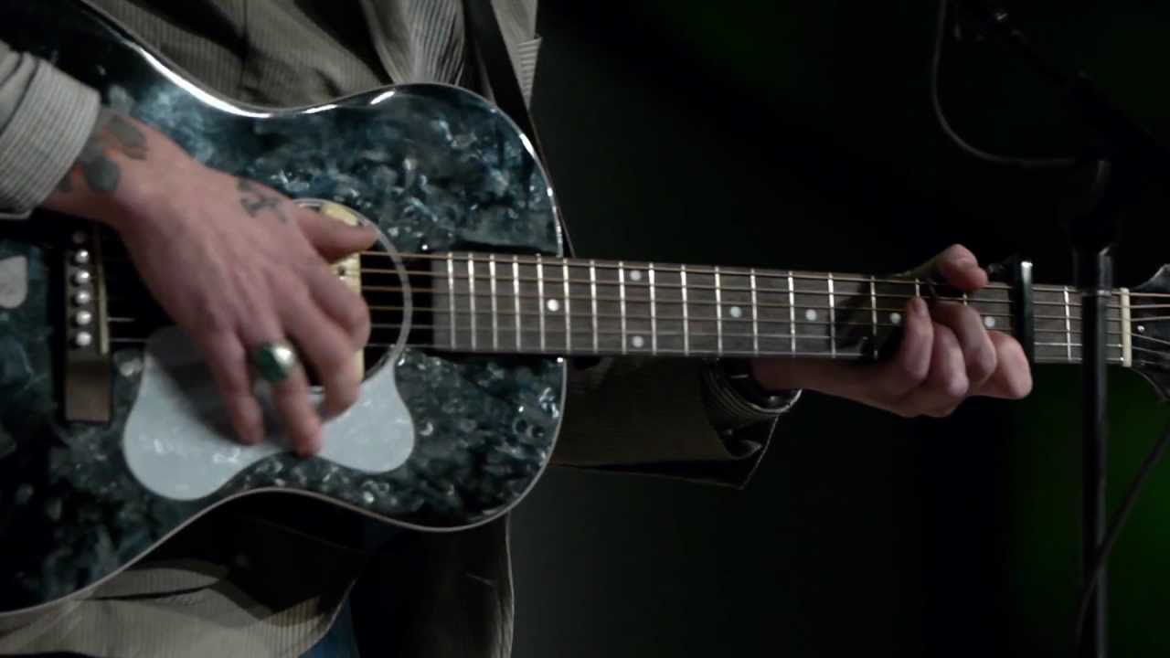 Justin Townes Earle - Am I That Lonely Tonight? (Live on KEXP)