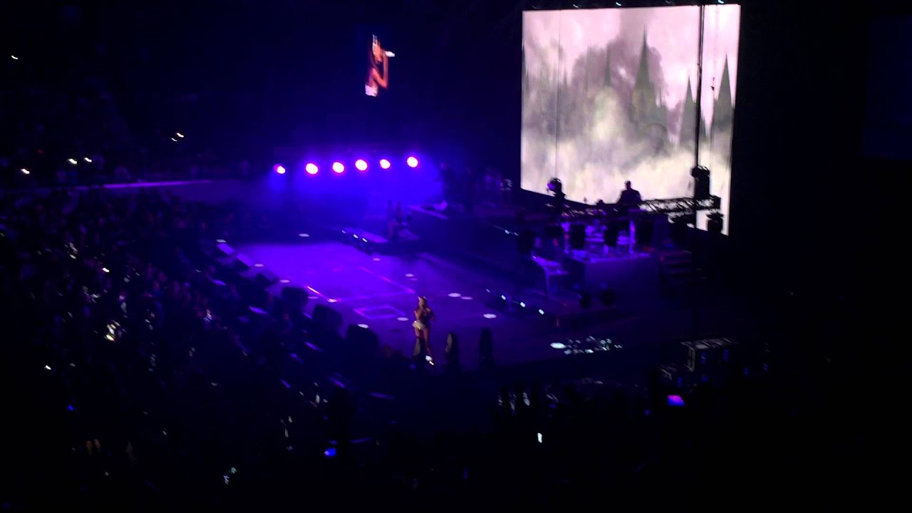 Ariana Grande - Honeymoon Avenue (The Honeymoon Tour | MANILA)