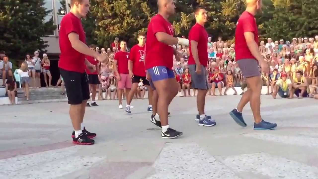 Танец физруков Шате 2013 4 смена
