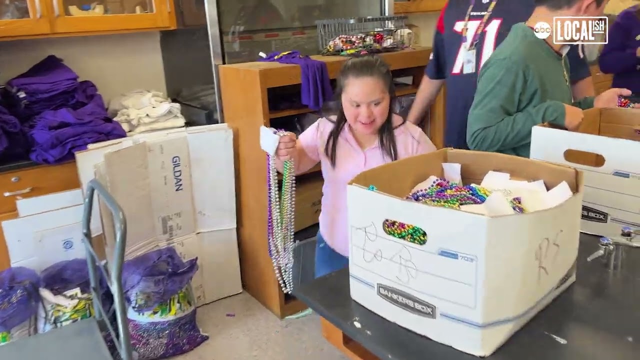 Galveston students recycling Mardi Gras beads
