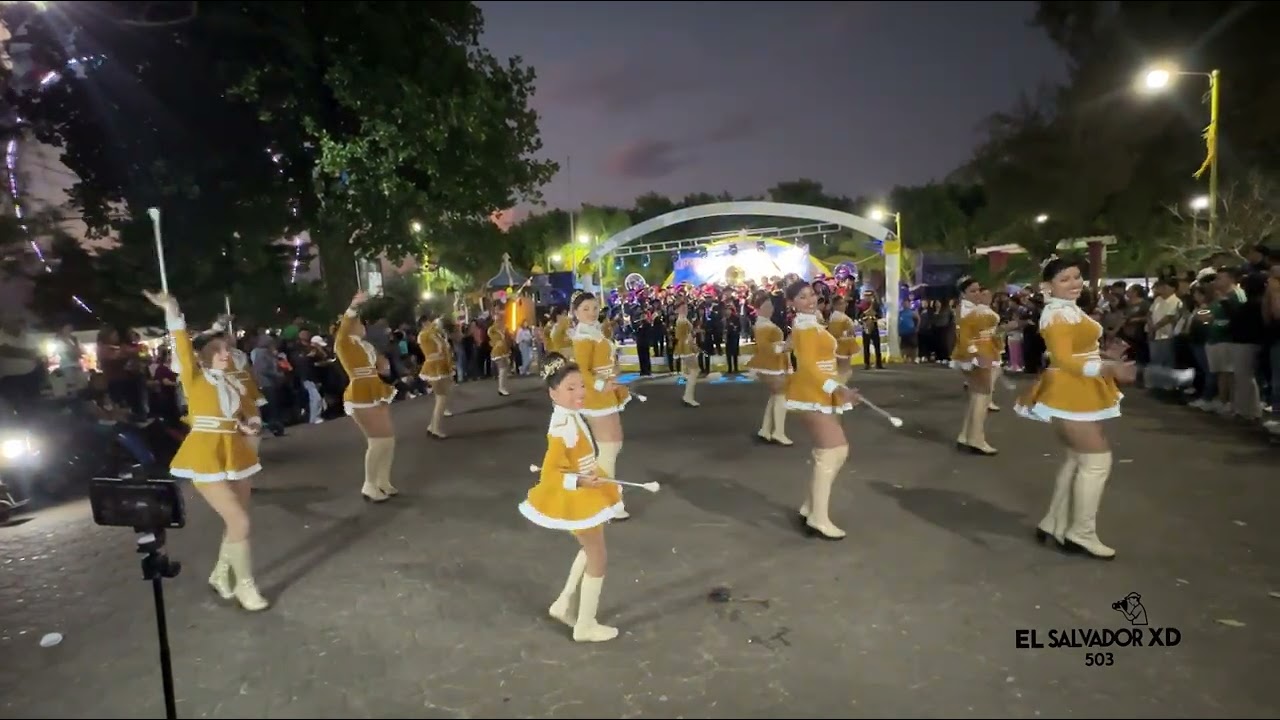 Debut Banda musical Berlin 🇩🇪en Desfile de correo en su bella Cuidad  Berlin 