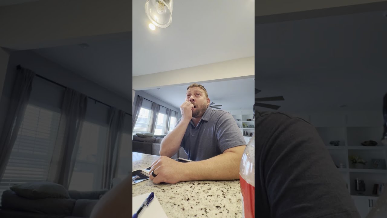 Husband Has Heartwarming Reaction to News of Having Twins -  1688336