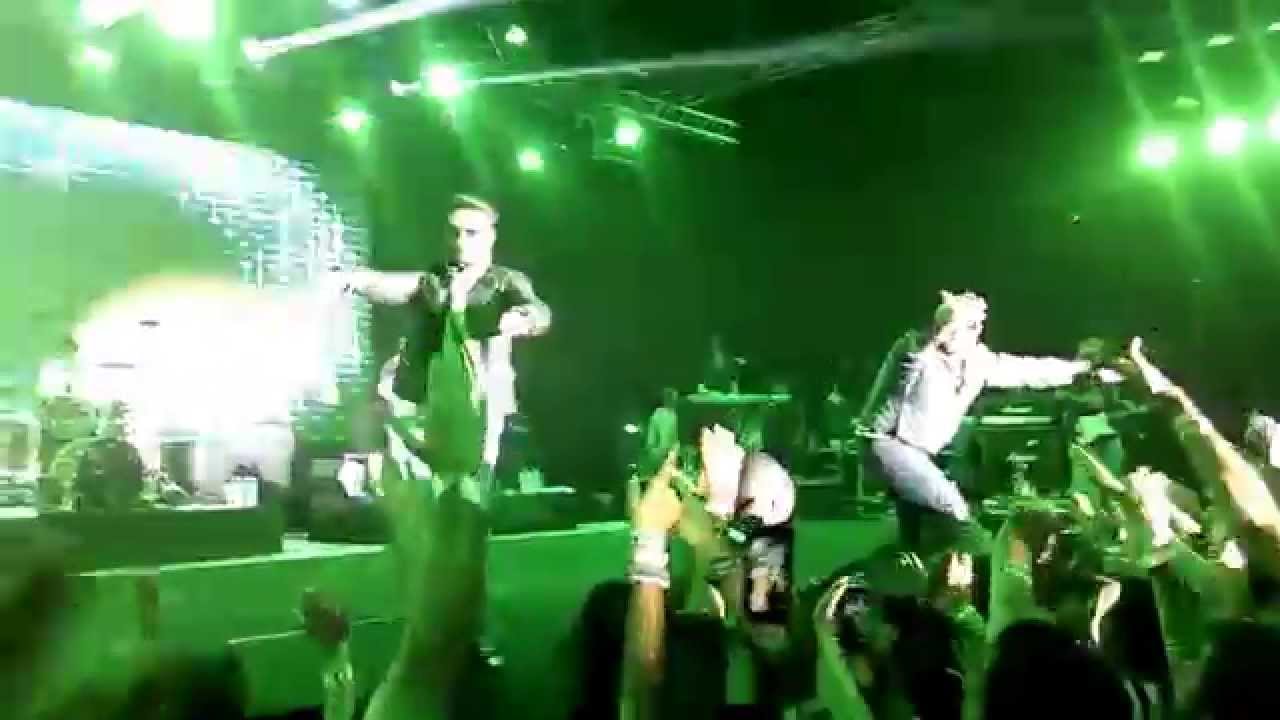 Dus Bahane Karke - Vishal Shekhar Live in Dubai 29-Aug-2014