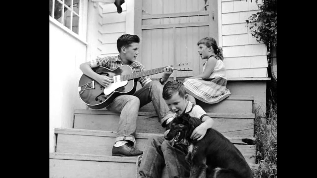 MARILYN AND THE ROCKIN' BOMBS - Crazy Groupie