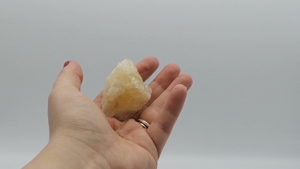 La pierre brute de citrine
