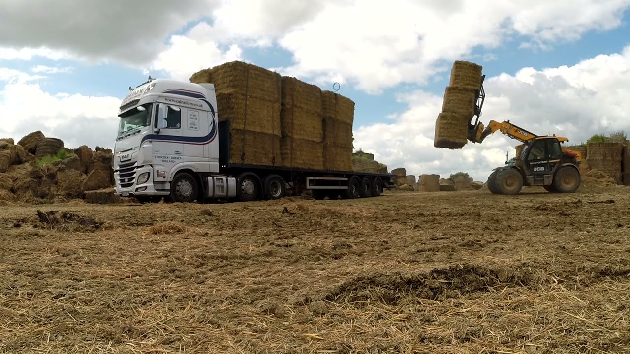 HGV Straw Bales Loading ASMR. UK Trucking