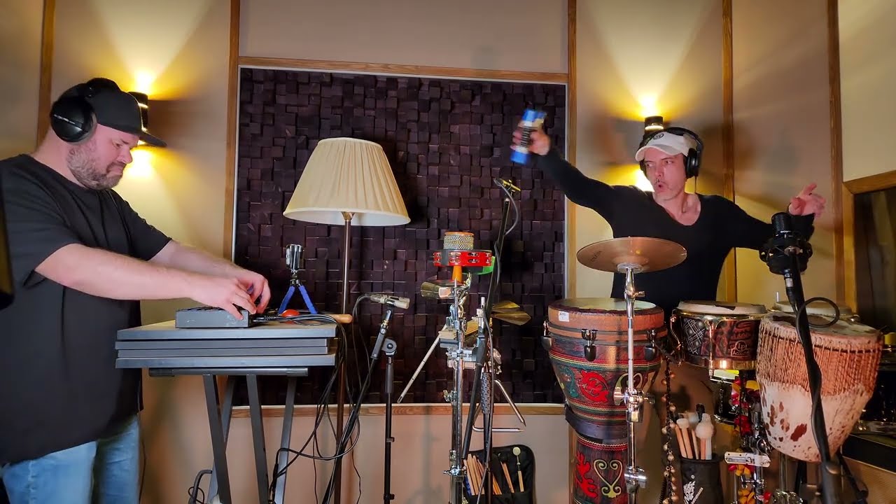 Real Bassist ft. Лев Слепнер / Acid Techno Live with percussion / pt 1