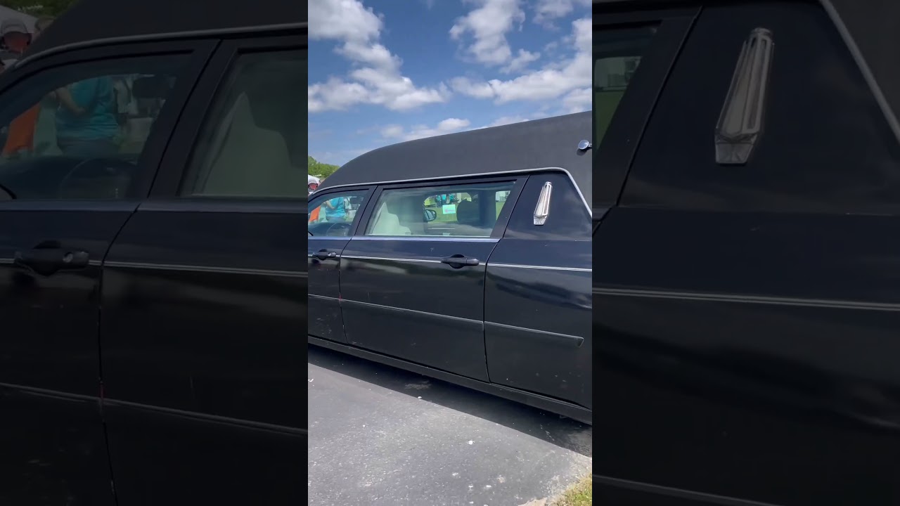 Hearses on Parade | Halfway to Halloween Faire #halfwaytohalloween #hearse #carshow