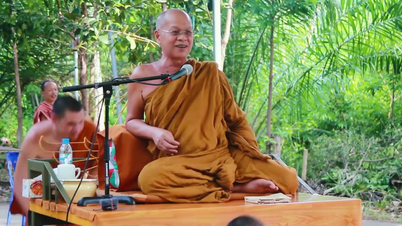หลวงปู่อุทัย สิริธโร ( พระราชวชิรญาณโสภณ อุทัย สิริธโร)  21 ต ค  2555