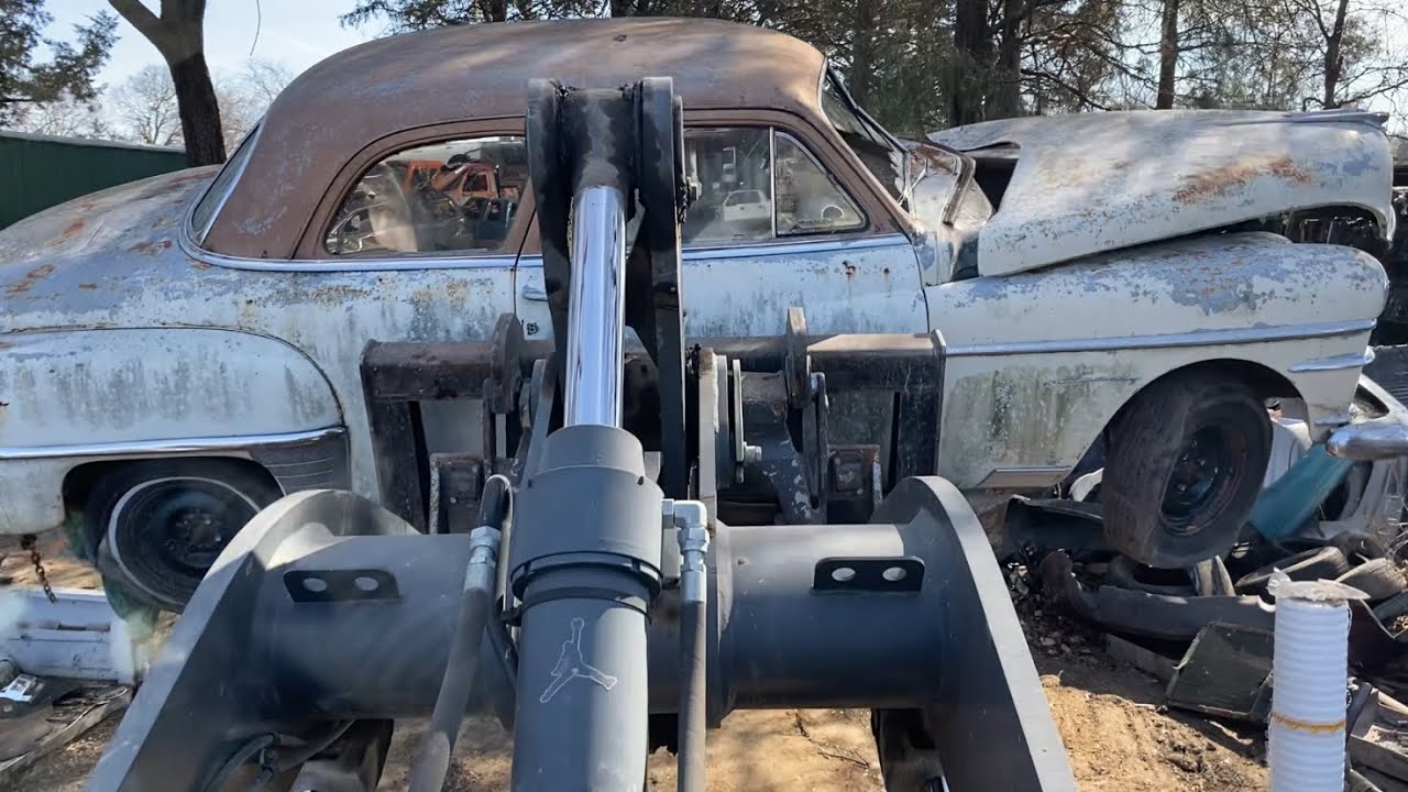 Купе Chrysler Windsor 1950-51 годов выпуска скармливается моему голодному трактиру! + Обзоры друг...
