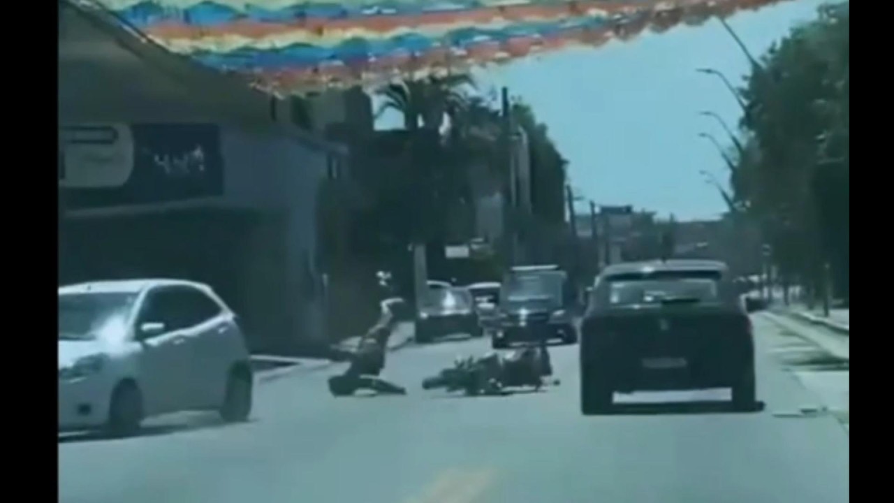 Road Rage in Action: Dashcam Footage Exposes Aggressive Driving and Traffic Violations