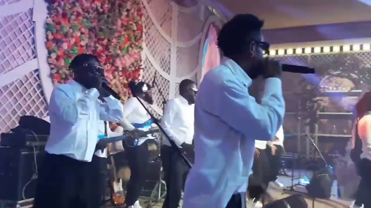 FERRE GOLA CONCERT A GUINÉE AMBIANCE BIZORBI VERSION GUINÉE ÉQUATORIALE 
