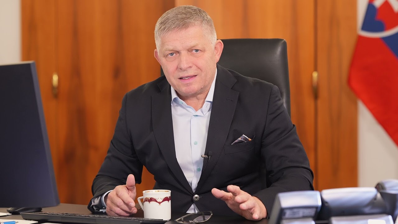 AK V&Aacute;S UR&Aacute;ŽA V&Iacute;TANIE PREMI&Eacute;RA CHLEBOM A SOĽOU, TAK ROVNO ODK&Aacute;ŽTE SVOJIM, NECH VYTIAHNU ZBRANE.