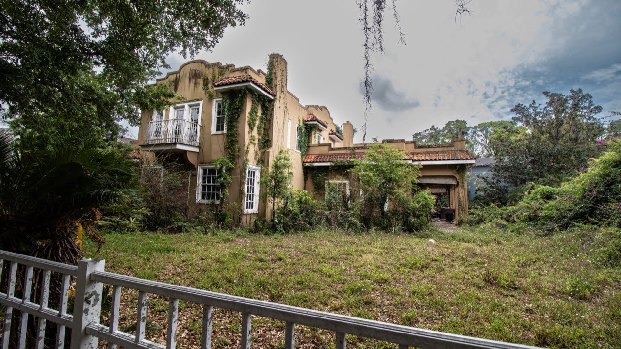 This ABANDONED Orlando House Hides a Chilling Secret | What Fatal Dark Crime Happened Here?