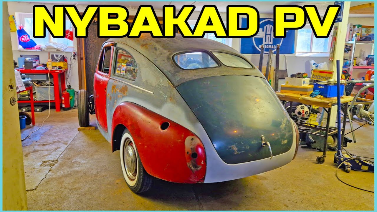 Bakplåt och trummor. Projekt BlåmESen kommer ut i ljuset. Volvo PV 444 ES 1953.