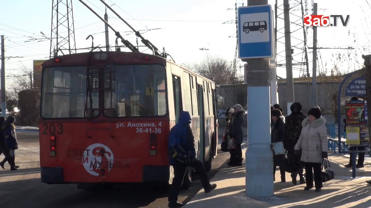 Женщину водителя увольняют из троллейбусного депо