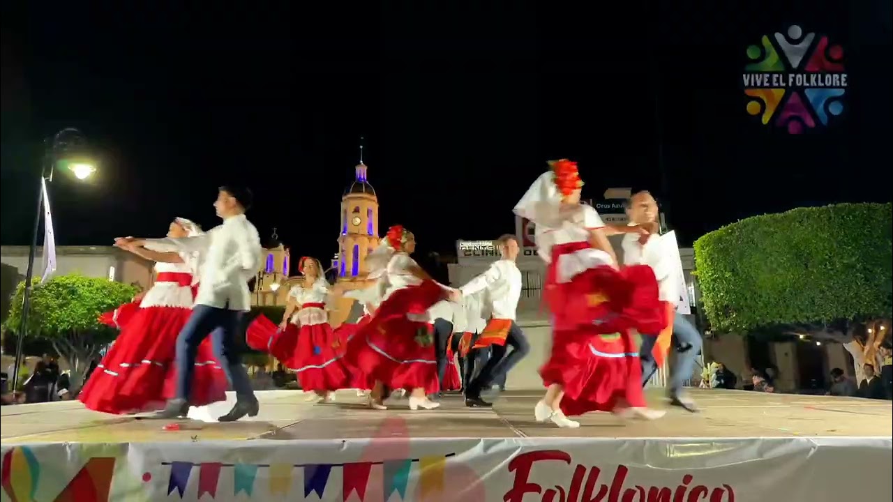 Quintana Roo por la Compañía de Baile y Danza Folklórica de Quintana Roo.