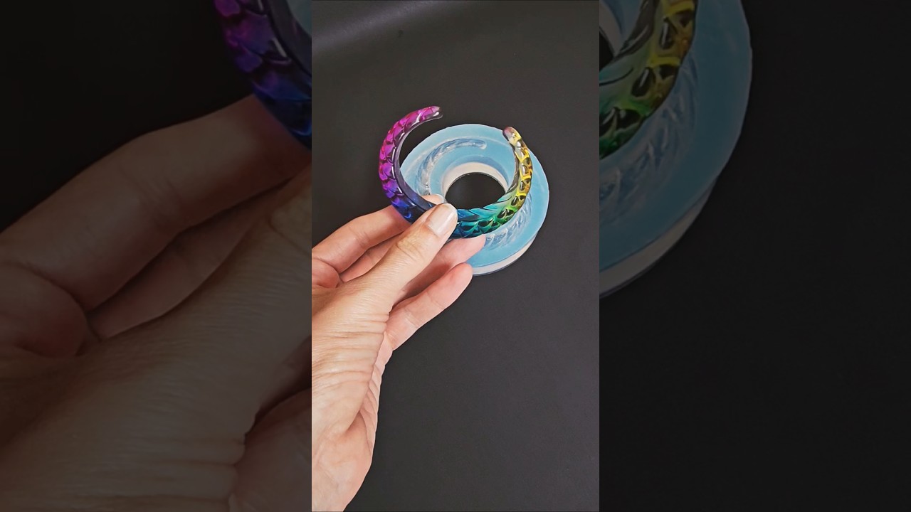 #alamould #diy #resinart #bracelet #artist #molds