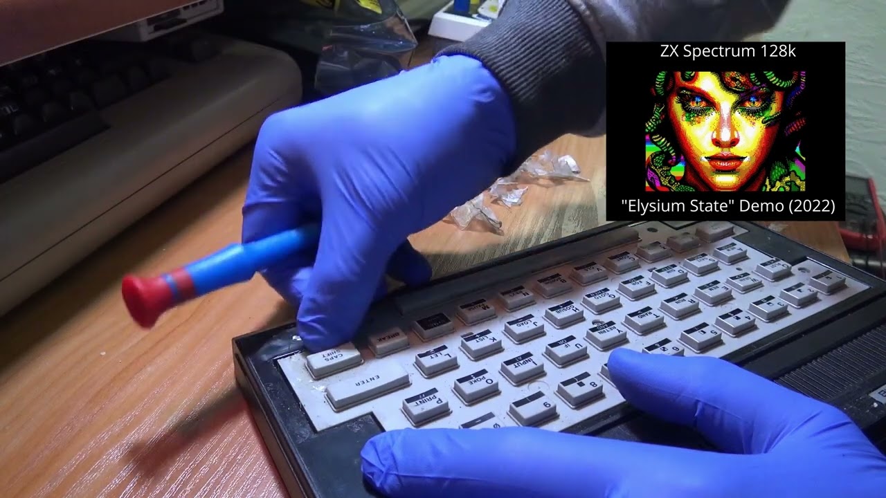Timex 2048 jak odkleić ten panel? - część 2 - kuchnia pełna niespodzianek - jak ZX Spectrum Sinclair