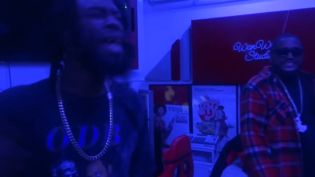 FONZ FIGGAZ IN THE LAB WITH OUN P SAYING HIS CHORUS WITH PASSION @ WON WORLD STUDIOS IN TIME SQUARE