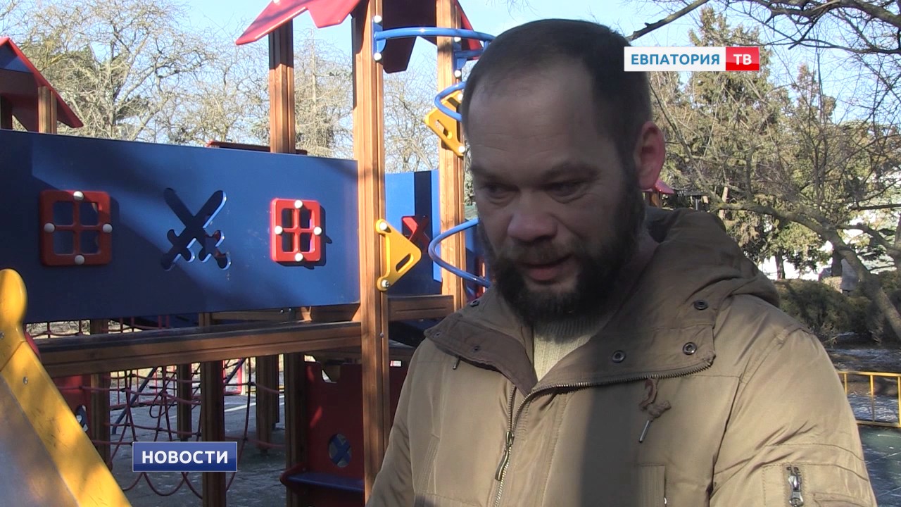 В Евпатории тренер уже полгода занимается с инвалидами бесплатно