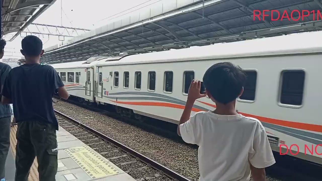 HUNTING KERETA DI JATINEGARA SPESIAL 500 SUBS 