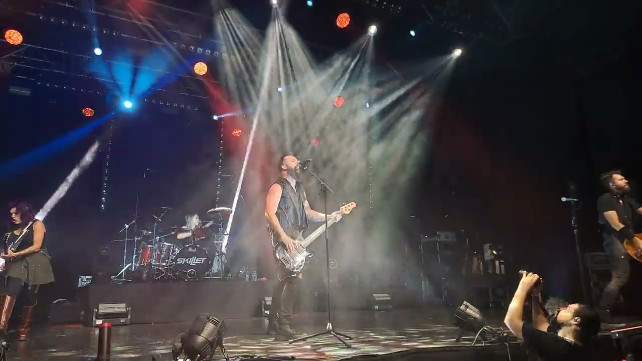 Skillet - The Resistance [ JJ Arena Istanbul ] Front of Stage - Live 2024