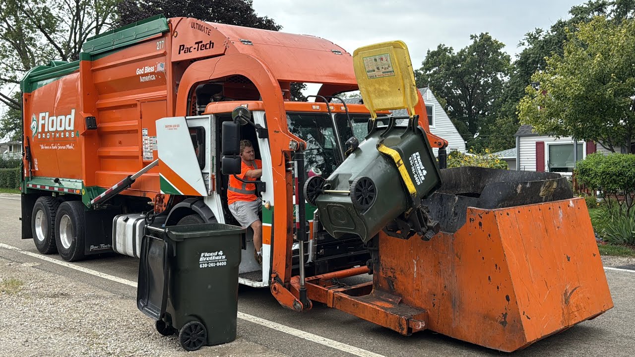Flood Brothers Pac-Tech Ultimate Curotto Can Garbage Truck