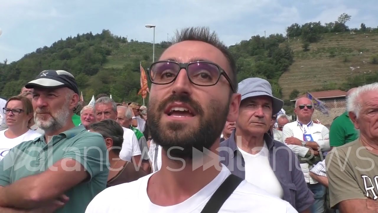 Pontida, gli insulti dei leghisti a Mattarella