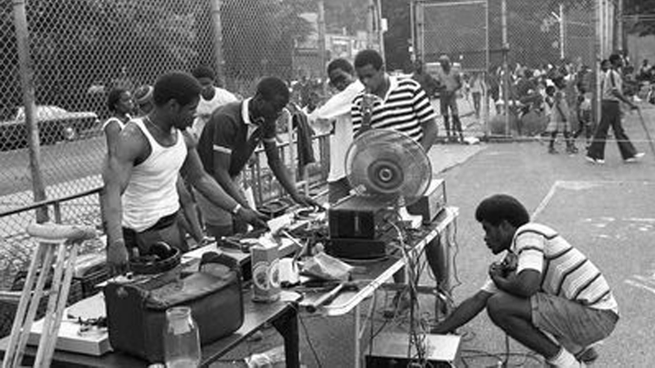 🥇 It’s ILLEGAL to Own This 90s Hip Hop Mixtape