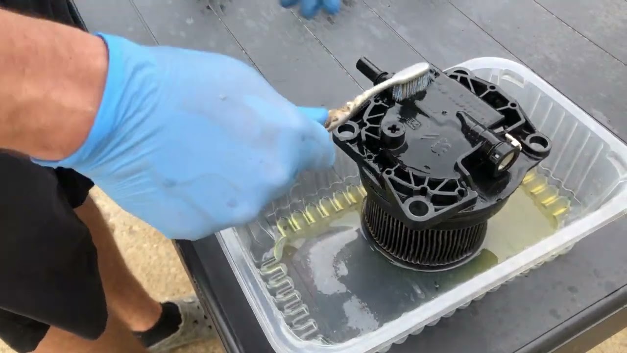 Changement Filtre Gasoil Ford C-Max   HD 720p