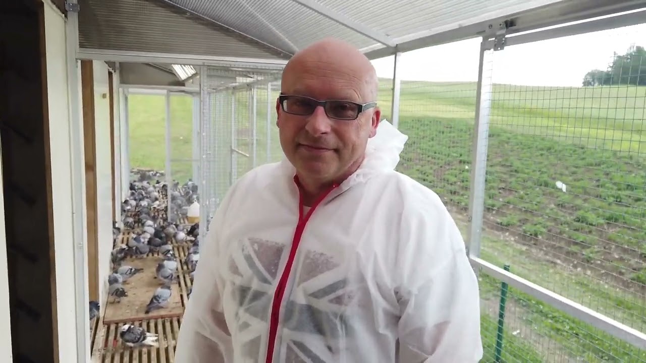 Dr Maciej Dobkowicz  (lek. wet.) wizytuje MWG Babia Hora - ocena stada, badania, itp. - lipiec 2023
