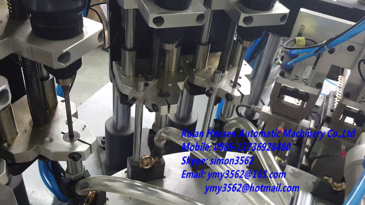Pipe clamp assembly and screwing machine