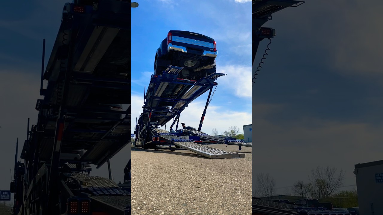Загрузка CARHAULER #carhauler #peterbilt389 #truckdriver