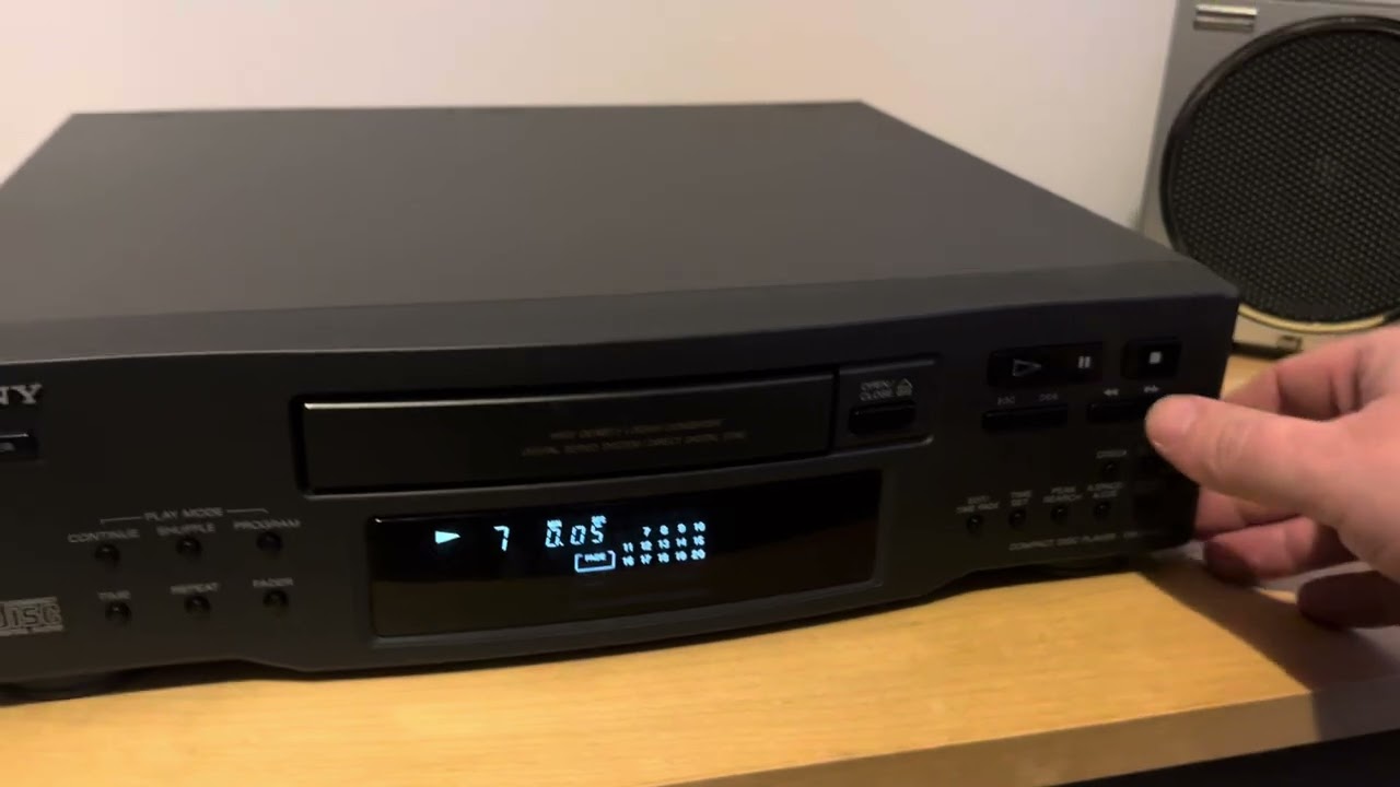 Sony CDP-M33 Hi-Fi Stereo CD Player Demo 